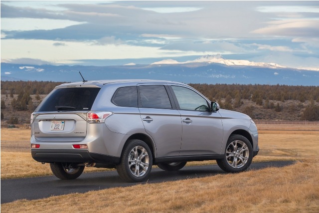 Mitsubishi Outlander 2014 giá từ 22.995 USD - cưới em nó thôi ! - 5